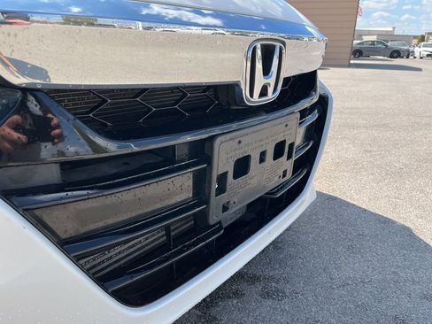 Used 2020 Honda Accord Touring image 16