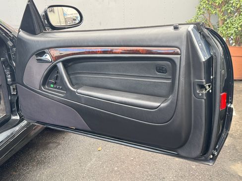 Used 2001 Mercedes-Benz SL 500 image 32