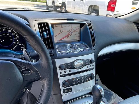 Used 2010 INFINITI G37 Convertible w/ Premium Pkg RWD image 8