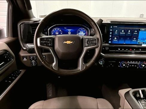 Used 2025 Chevrolet Silverado 3500 LTZ AWD/4WD image 6