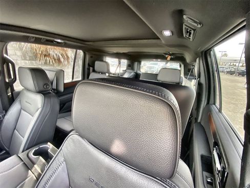 New 2026 GMC Yukon XL Denali w/ Advanced Technology Package image 33