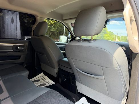 Used 2020 RAM 1500 Classic SLT w/ Luxury Group AWD/4WD image 21