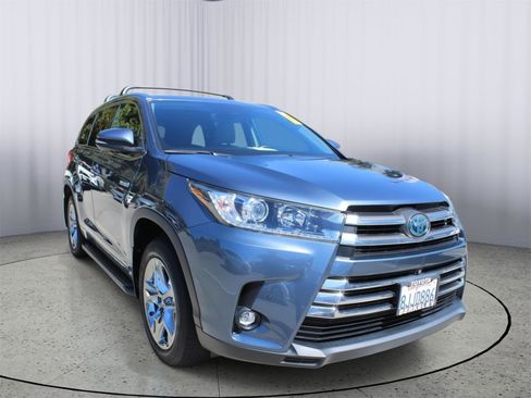 Used 2019 Toyota Highlander Limited Platinum image 1