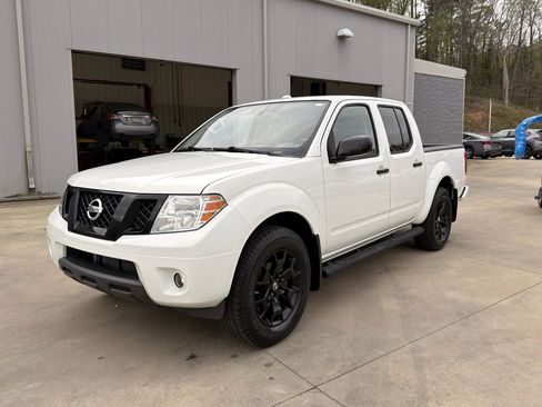 Used 2018 Nissan Frontier SV w/ Value Truck Package image 7