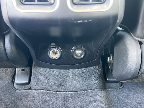 Used 2023 Kia Sorento S w/ Panoramic Sunroof Package FWD image 19