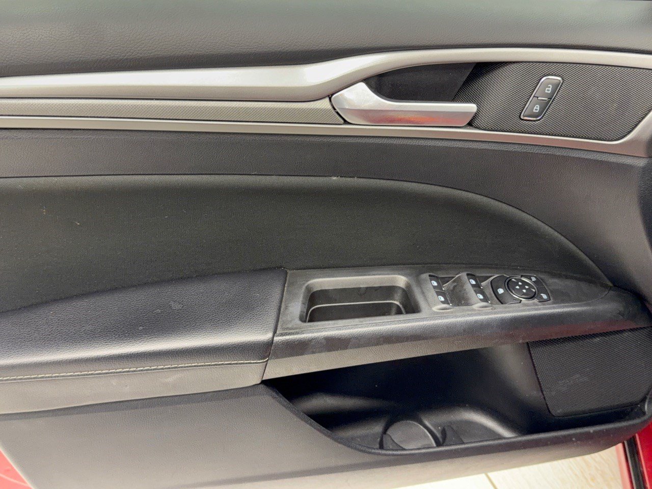 Used 2020 Ford Fusion SE AWD/4WD image 14