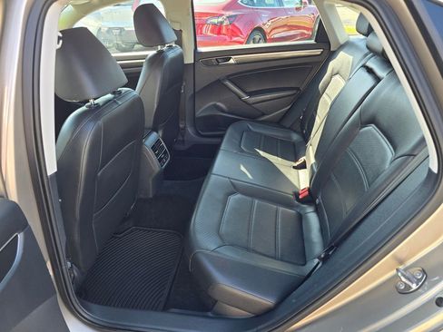 Used 2016 Volkswagen Passat 1.8T SE image 17