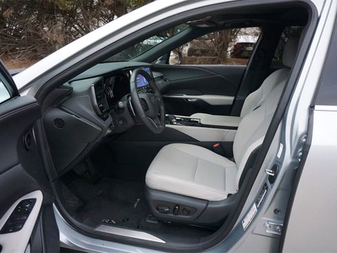 Used 2024 Lexus RX 350 Premium image 2