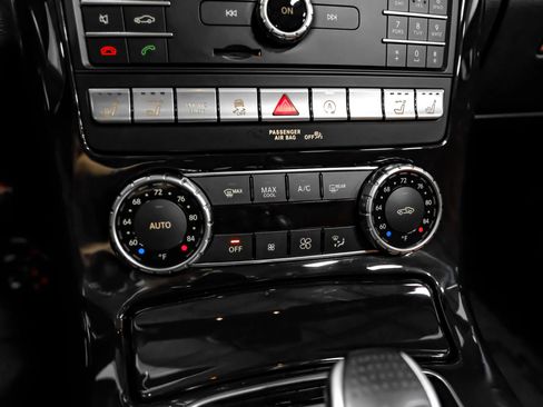 Used 2017 Mercedes-Benz SLC 300 image 19