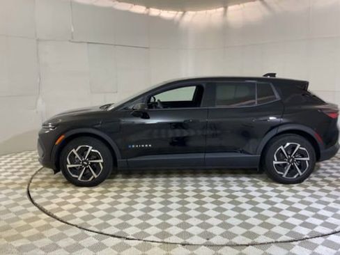 Used 2025 Chevrolet Equinox EV LT image 5