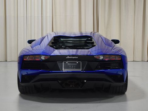 Used 2019 Lamborghini Aventador S image 13