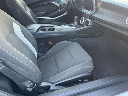 Used 2022 Chevrolet Camaro LT image 9