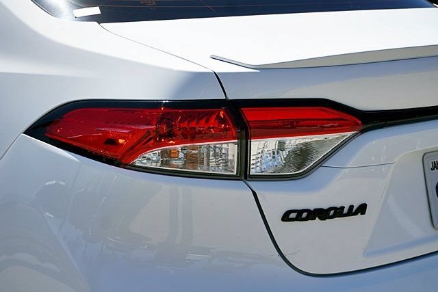 Used 2025 Toyota Corolla SE FWD image 7