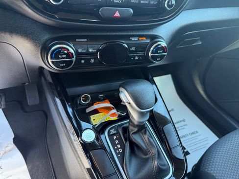 Used 2024 Kia Soul S FWD image 17
