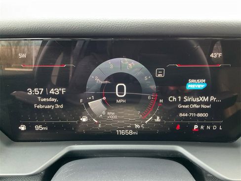 Used 2025 GMC Acadia Elevation image 18