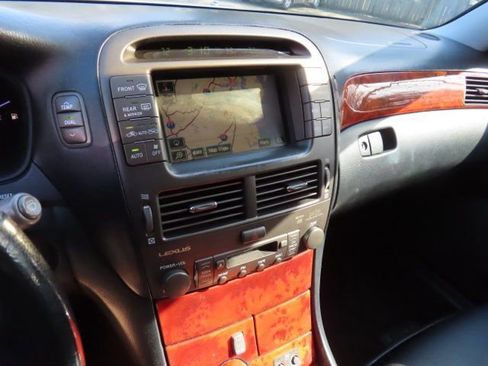 Used 2005 Lexus LS 430 image 26