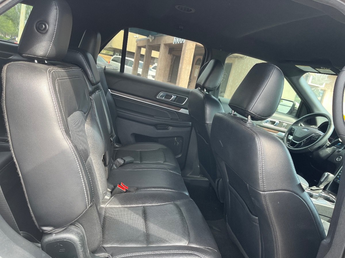 Used 2019 Ford Explorer Limited w/ Class III Trailer Tow Package FWD image 16