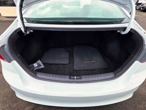 Used 2017 Hyundai Elantra SE FWD image 47