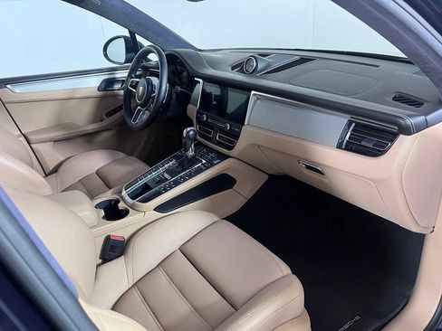 Certified 2020 Porsche Macan Turbo AWD/4WD image 18