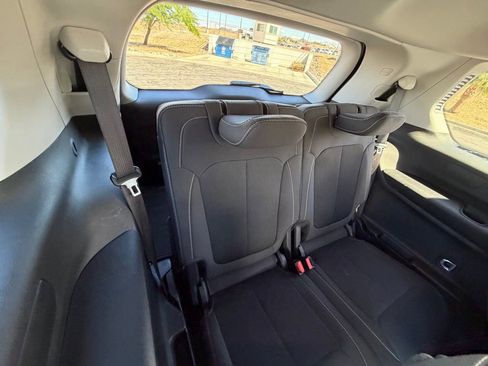 Used 2023 Jeep Grand Cherokee L Laredo image 19