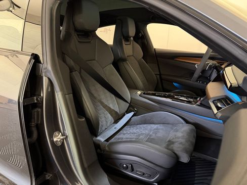 Used 2023 Audi e-tron GT Prestige w/ Prestige Package image 33