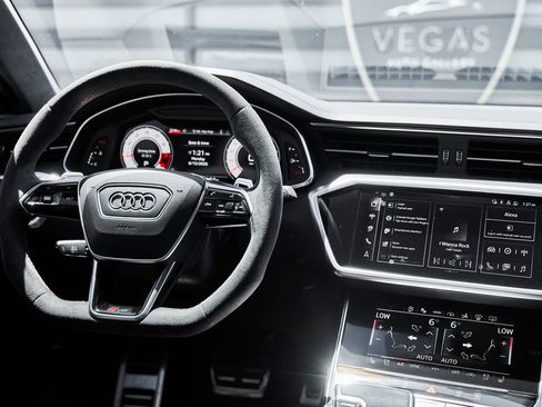 Used 2024 Audi RS 7 Performance AWD/4WD image 53
