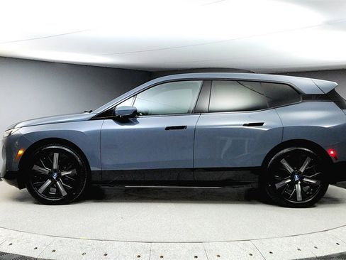 Used 2025 BMW iX xDrive50 w/ Premium Package image 4