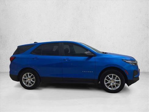 Used 2024 Chevrolet Equinox LS w/ Driver Confidence II Package FWD image 4