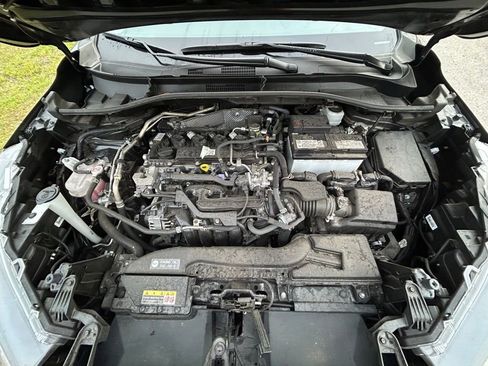 Used 2024 Toyota Corolla Cross LE FWD image 12