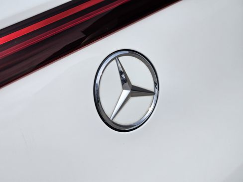 Used 2023 Mercedes-Benz EQS 580 4MATIC SUV image 9