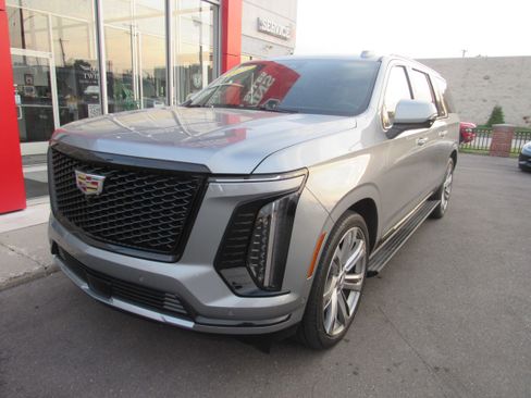 Used 2025 Cadillac Escalade ESV Sport w/ Touring Package AWD/4WD image 2