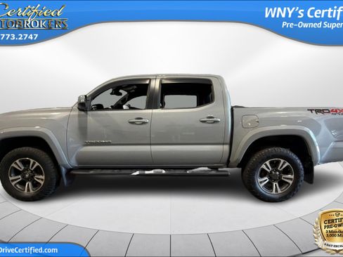 Used 2019 Toyota Tacoma TRD Sport w/ Technology Package AWD/4WD image 10
