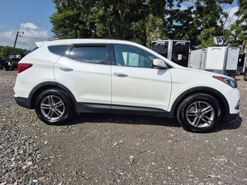 Used 2017 Hyundai Santa Fe Sport FWD image 1