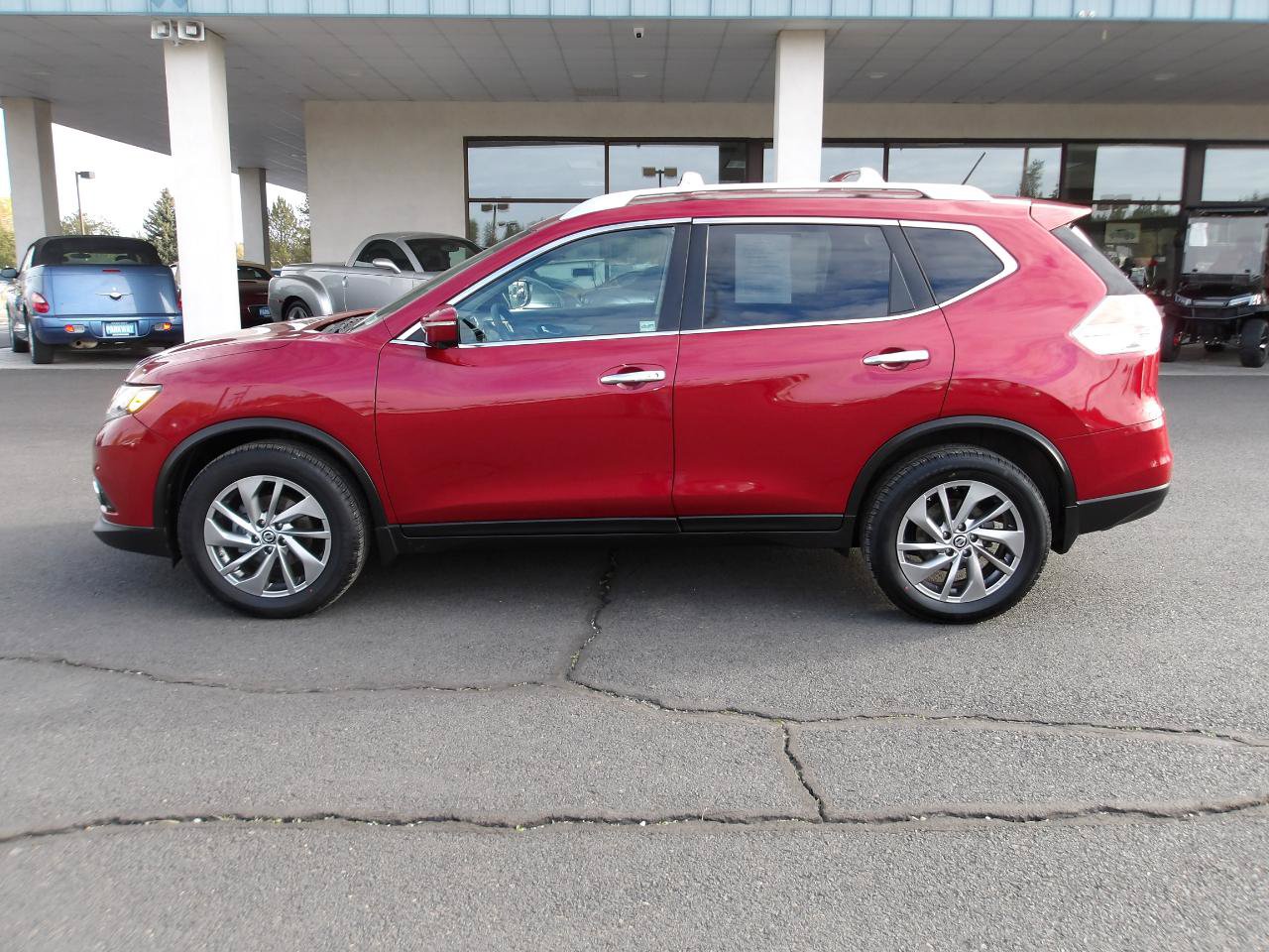 Used 2015 Nissan Rogue SL AWD/4WD image 2