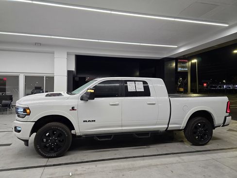 Used 2024 RAM 2500 Limited image 3