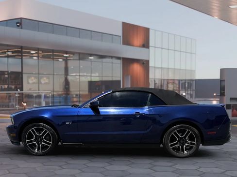Used 2010 Ford Mustang GT Premium RWD image 7