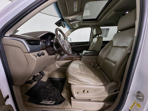 Used 2020 Chevrolet Suburban LT image 13