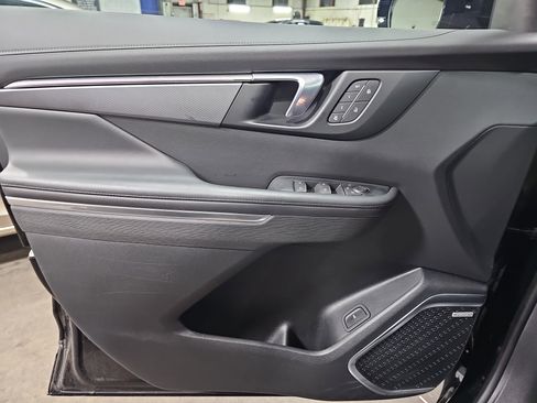 Used 2025 Buick Enclave Sport Touring w/ Super Cruise Package image 29