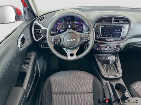 Certified 2025 Kia Soul LX FWD image 15