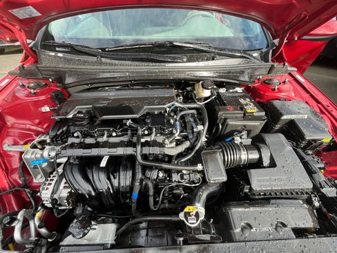 Used 2025 Hyundai Elantra SEL image 35