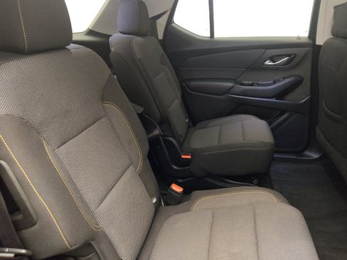 Used 2021 Chevrolet Traverse LT FWD image 19