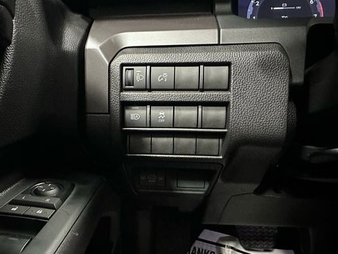 Used 2025 Toyota Tacoma TRD Off-Road image 16