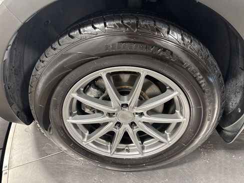 Used 2019 Kia Sorento FWD image 2
