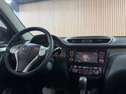 Used 2016 Nissan Rogue SV w/ SV Premium Package FWD image 10
