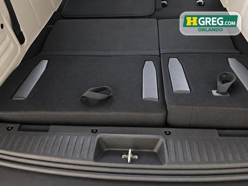 Used 2018 Dodge Grand Caravan SE w/ UConnect Hands-Free Group FWD image 17