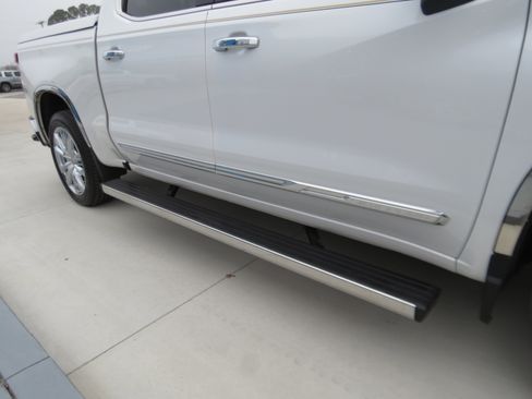 Used 2023 Chevrolet Silverado 1500 High Country w/ High Country Premium Package image 11