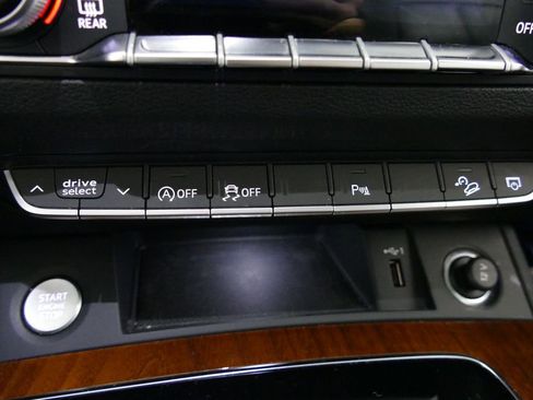 Used 2023 Audi Q5 2.0T Premium w/ Convenience Package image 13