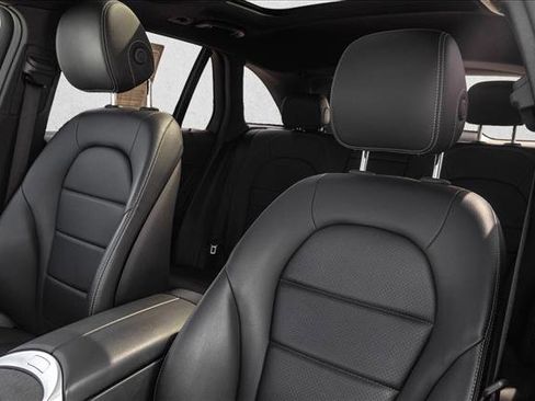 Used 2022 Mercedes-Benz GLC 300 4MATIC image 12