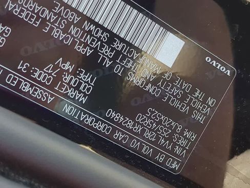 Certified 2024 Volvo XC60 B5 Plus w/ Climate Package AWD/4WD image 33