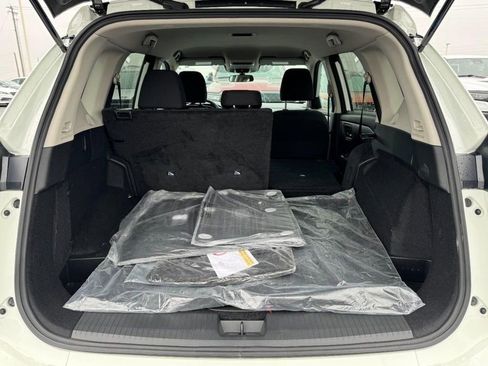Used 2025 Nissan Rogue S FWD image 6
